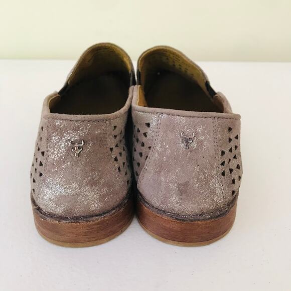 Trask Ali Perforated Metallic Loafer Flats Gray Silver Women's Size 7.5 - Picture 6 of 8